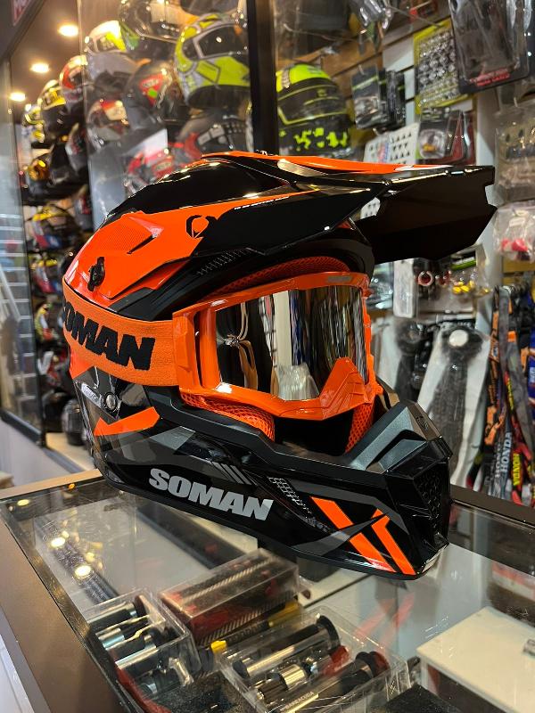 Foto adicional de CASCO HNJ 46 CELESTE MODELO GP ALTA GAMA REPLICA AGV WINTER