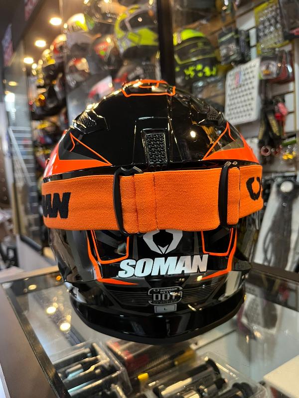 Foto adicional de CASCO HNJ 46 CELESTE MODELO GP ALTA GAMA REPLICA AGV WINTER